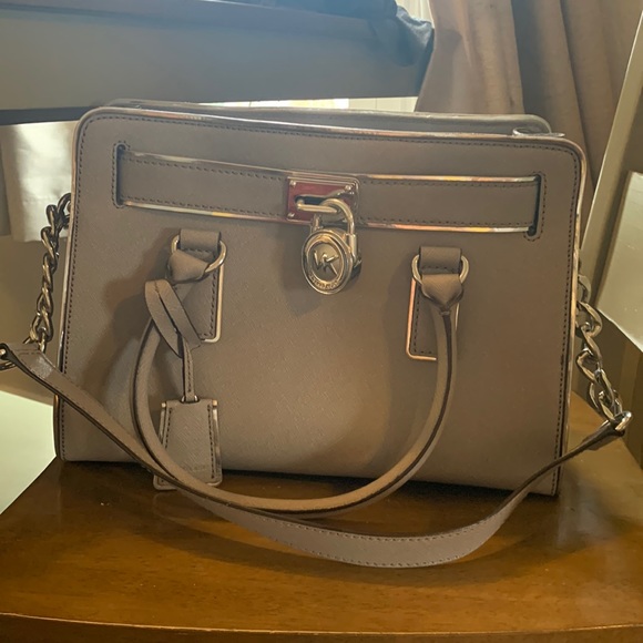 Michael Kors Purse - Picture 1 of 1
